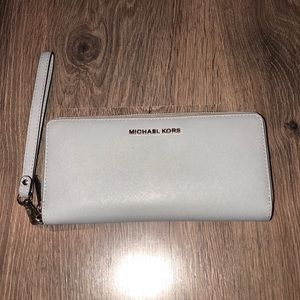 Michal Kors Wallet.